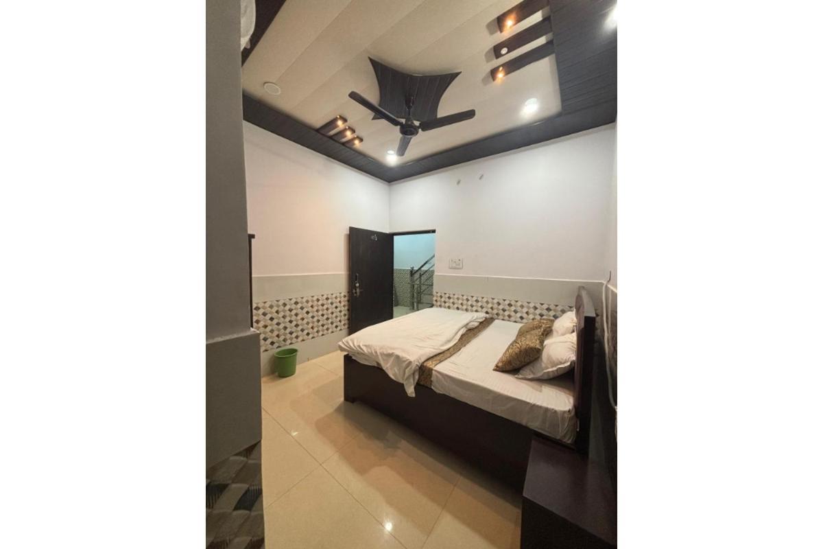 Rudra Inn Ayodhya Exterior photo